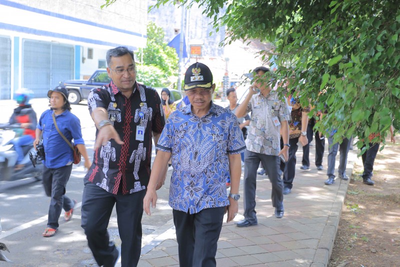 IMG-serius-tata-pkl-sachrudin-terus-jalin-komunikasi-dengan-para-pedagang