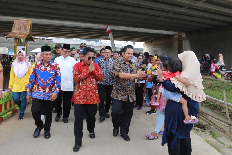IMG-tata-bantaran-anak-sungai-cisadane-walikota-resmikan-taman-kreatif