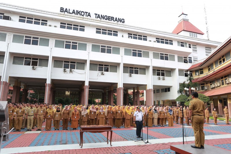 IMG-lantik-257-pns-walikota-harus-siap-emban-amanah