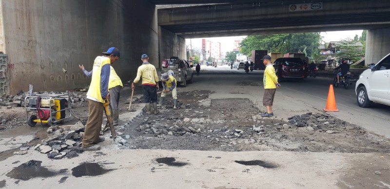 IMG-pemkot-sudah-mulai-perbaiki-jalan-kali-perancis