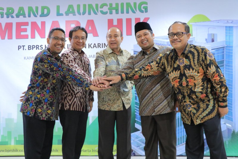 IMG-wali-kota-tangerang-hadir-pada-peresmian-menara-bprs-hik