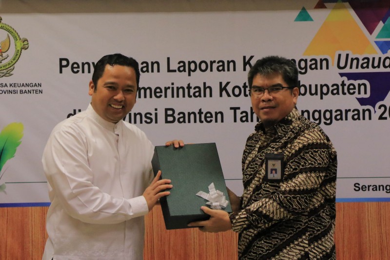 IMG-arief-serahkan-lkpd-unaudited-pada-bpk-ri-perwakilan-provinsi-banten