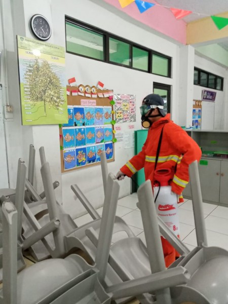 IMG-aksi-bpbd-kota-tangerang-cegah-korona-di-sekolah