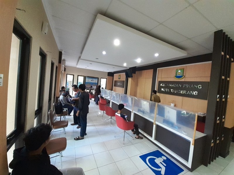 IMG-terapkan-physical-distancing-pelayanan-di-kecamatan-pinang-diberi-sekat