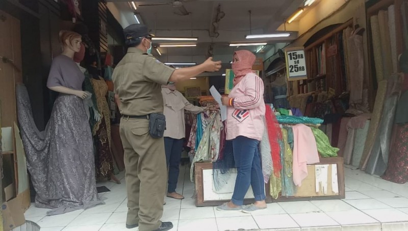 IMG-giat-satpol-pp-tegakkan-social-distancing