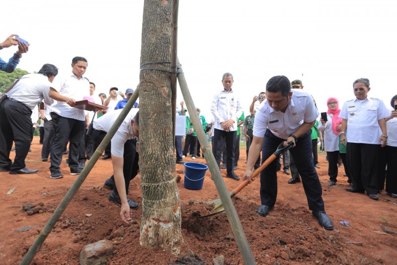 IMG-galakkan-penghijauan-pemkot-wajibkan-satu-siswa-satu-pohon