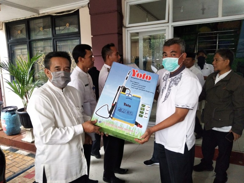 IMG-cegah-corona-kecamatan-ciledug-distribusikan-alat-semprot-disinfektan