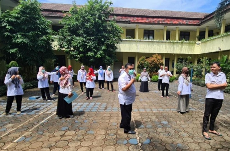 IMG-ajak-pegawai-berjemur-dan-jaga-jarak