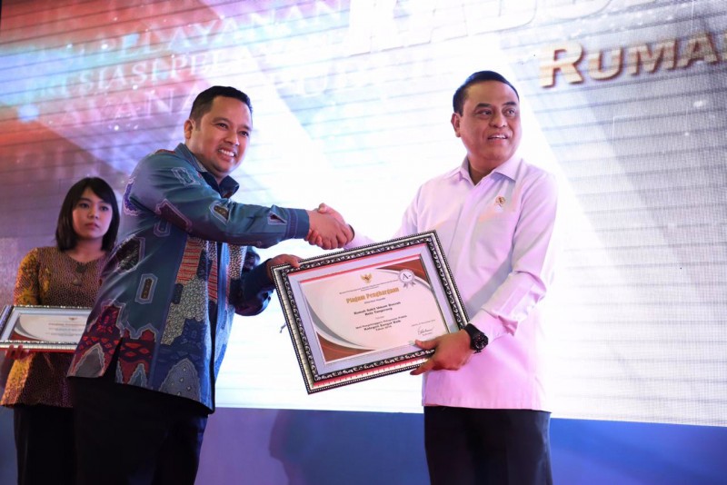 IMG-rsud-kota-tangerang-raih-penghargaan-unit-pelayanan-publik-dari-kemenpan-rb