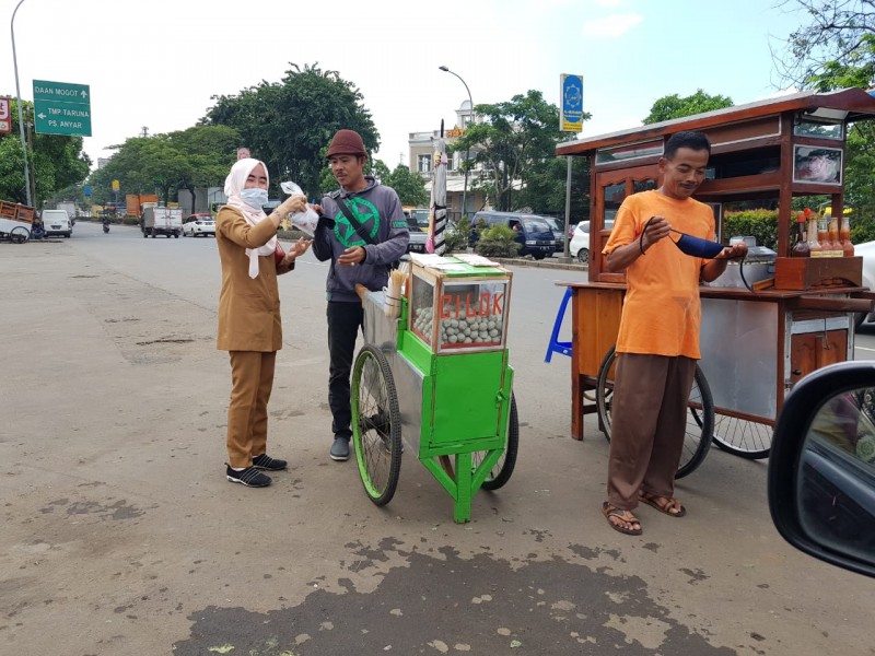 IMG-gerakan-berbagi-rezeki-di-tengah-pandemi