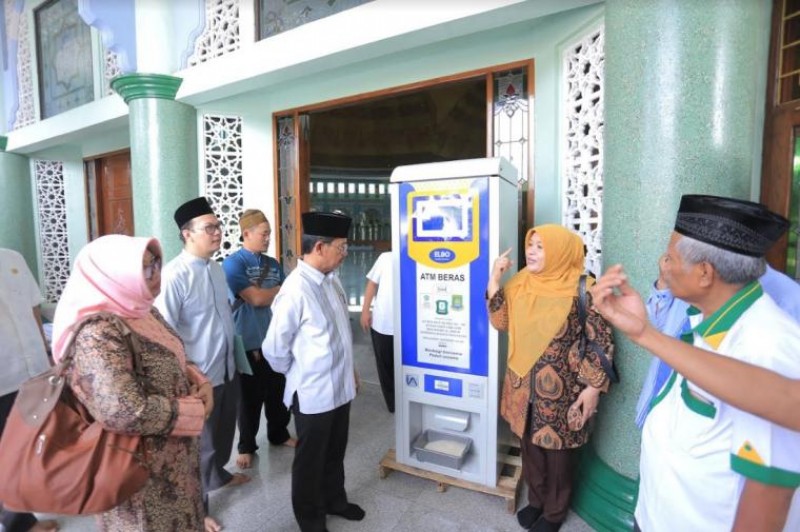 IMG-119-atm-beras-bantu-warga-terdampak-covid-19