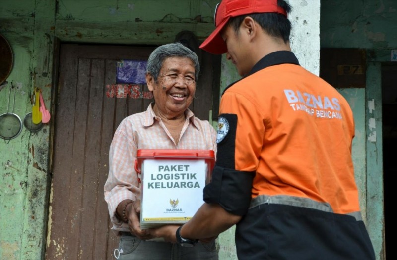IMG-baznas-salurkan-539-paket-logistik-keluarga