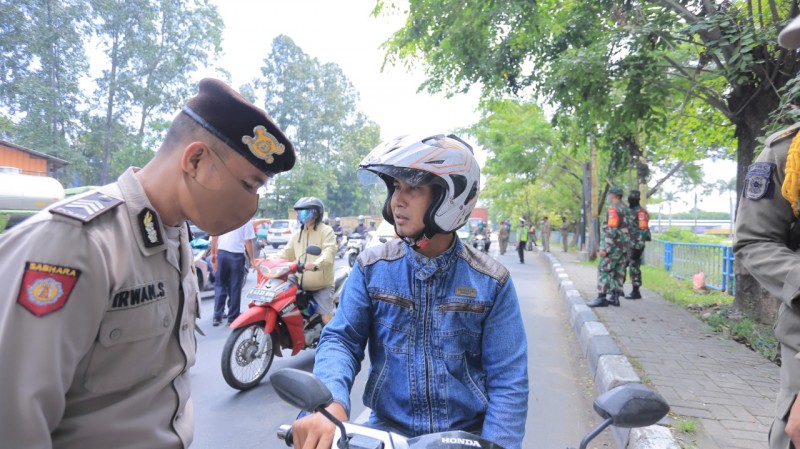 IMG-check-point-pantau-kedisiplinan-warga-saat-psbb