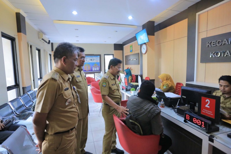 IMG-warga-kota-tangerang-bisa-cetak-ktp-el-di-kecamatan