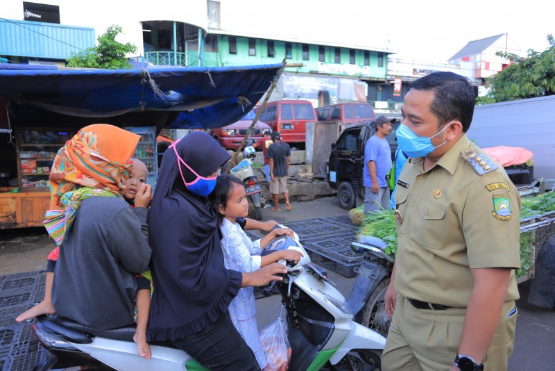 IMG-walikota-lakukan-evaluasi-psbb-dengan-sidak-sejumlah-pasar-tradisional