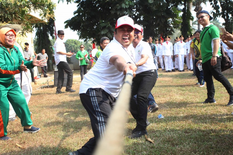IMG-permainan-tradisional-dan-lomba-17-an-warnai-jalan-sehat-kemerdekaan