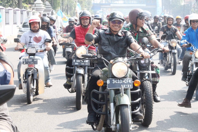 IMG-ratusan-motoris-ramaikan-rolling-thunder-knpi-2018