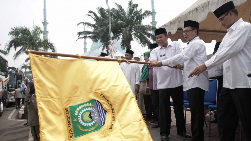 IMG-lepas-rombongan-haji-wakil-doakan-jadi-haji-mabrur