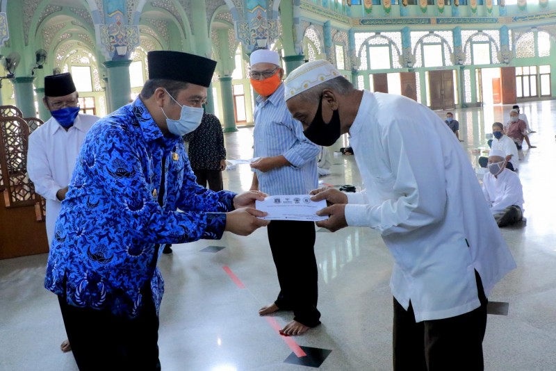 IMG-500-marbot-di-kota-tangerang-terima-bantuan-baznas-provinsi-banten