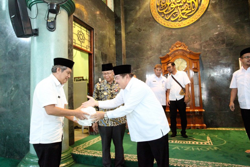 IMG-baznas-kota-tangerang-berikan-30-beasiswa-sampai-sarjana