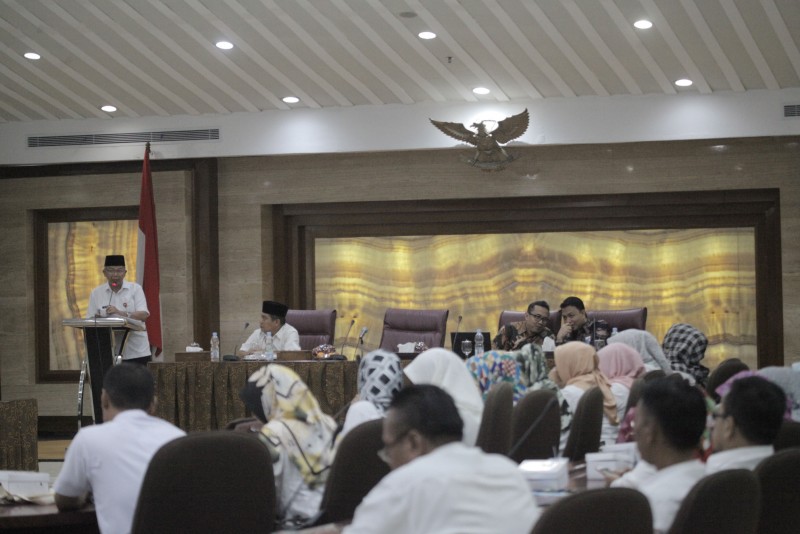 IMG-pemkot-adakan-pembinaan-kesejahteraan-masyarakat-kepada-aparatur-kecamatan-dan-kelurahan