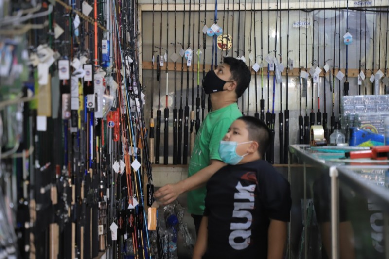 IMG-diburu-pemancing-mania-saat-pandemi-omset-toko-alat-pancingan-melesat