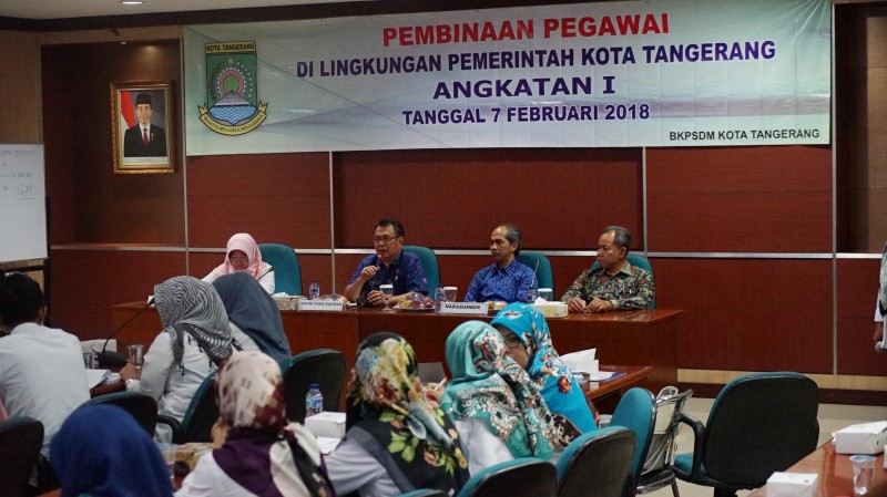 IMG-pns-kota-tangerang-harus-memahami-hak-dan-kewajiban-sebagai-pegawai