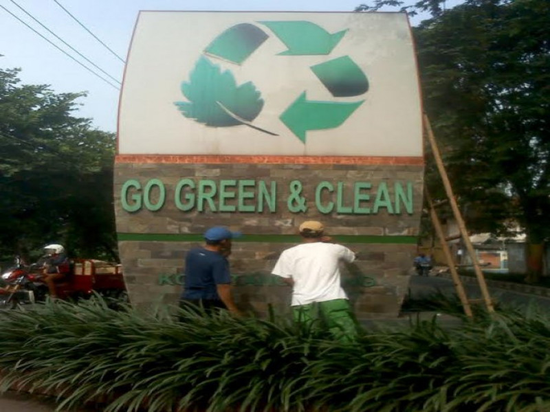 IMG-tugu-go-green-clean-kembali-kinclong