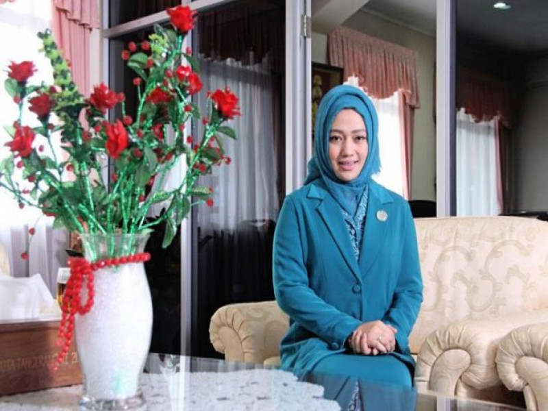 IMG-hj-aini-suci-berpesan-ajarkan-phbs-kepada-anak-anak