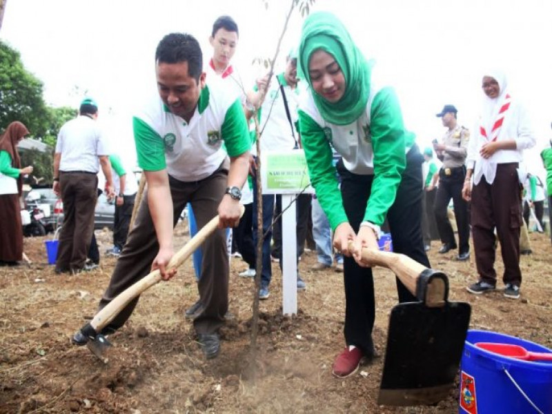 IMG-penghijauan-penanaman-pohon-di-kota-seribu-industri-diperbanyak