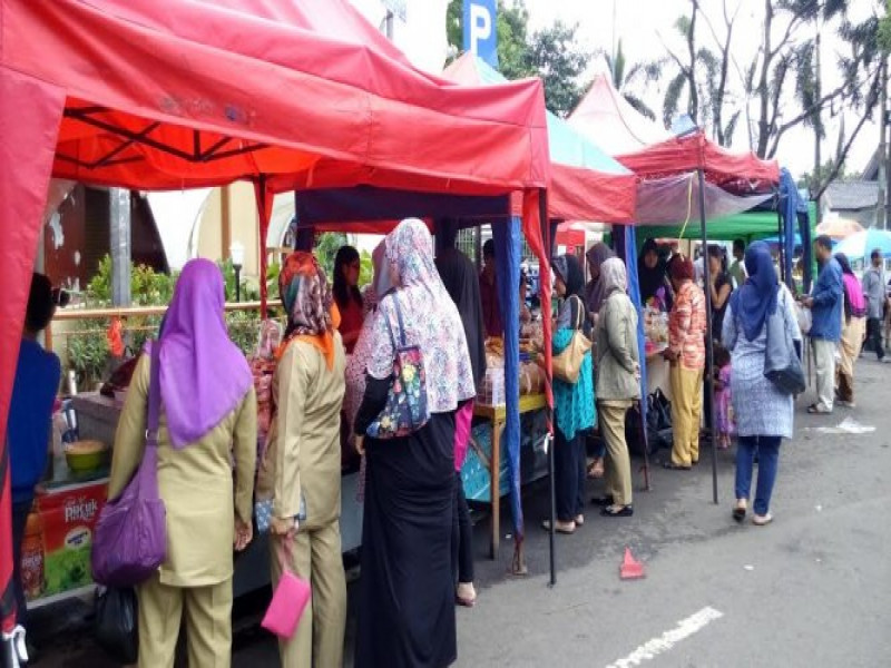 IMG-pasar-lama-tempat-favorit-penikmat-takjil-di-kota-tangerang