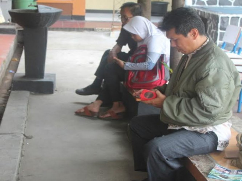 IMG-orangtua-siswa-senang-ppdb-online-diperpanjang