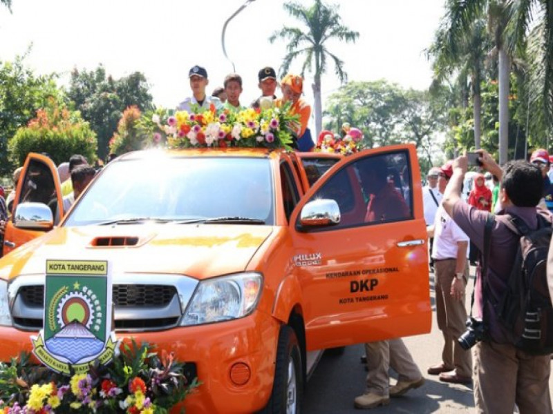IMG-masyarakat-antusias-sambut-piala-adipura