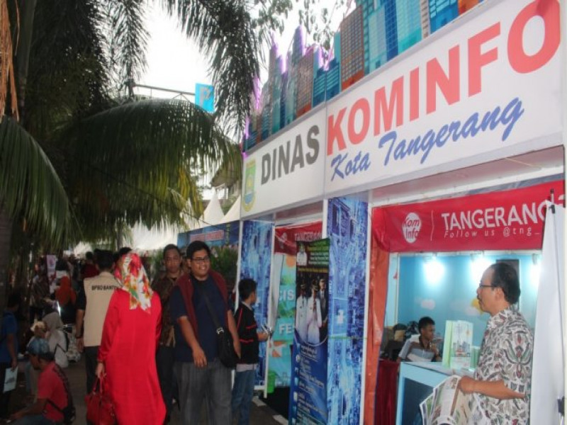 IMG-dilengkapi-area-selfie-stand-kominfo-jadi-favorit-pengunjung-di-festival-cisadane-2016
