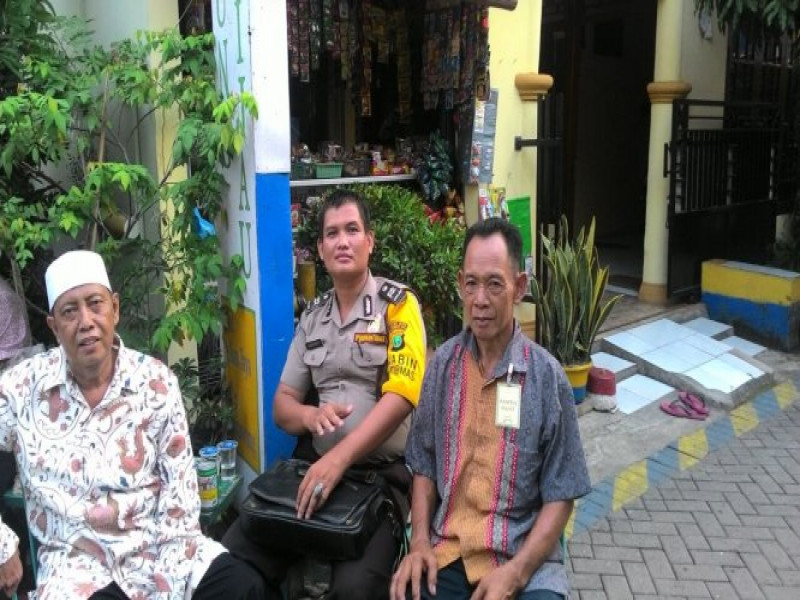 IMG-aipda-nurohmat-ingatkan-warganya-untuk-waspada-dan-ikut-berpartisipasi-dalam-menjaga-lingkungan