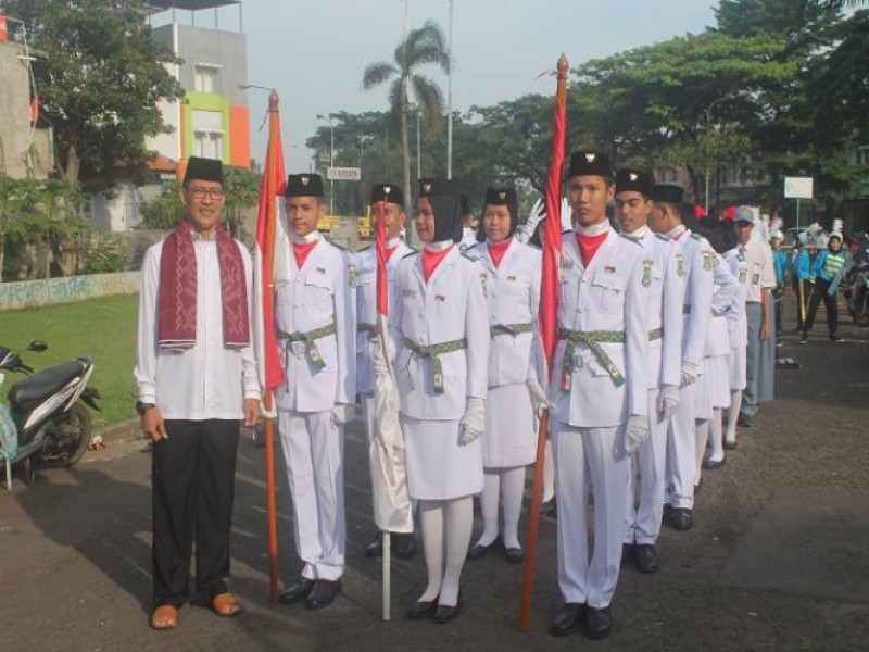 IMG-ribuan-warga-larangan-ikuti-pawai-taaruf-mtq