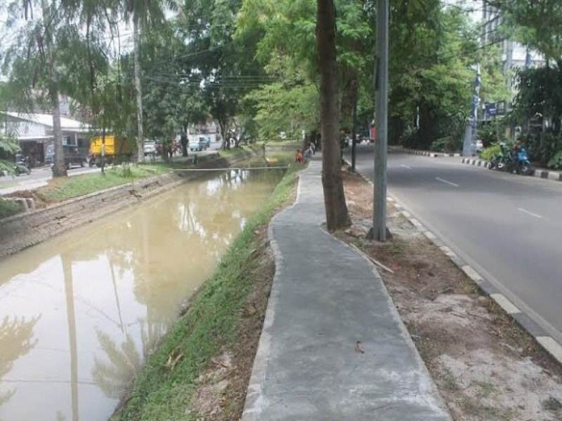 IMG-bantaran-jalan-tmp-taruna-ditata-ulang