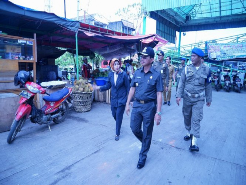 IMG-sachrudin-sisir-pasar-anyar-satpol-pp-lakukan-penertiban