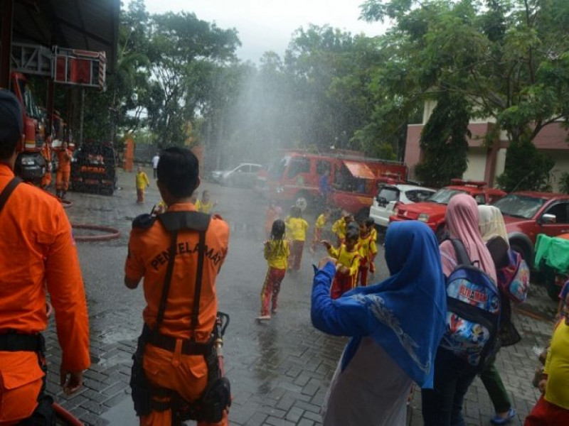 IMG-senangnya-belajar-penanggulangan-bencana-ala-anak-anak-tk