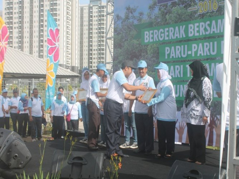 IMG-tiga-sekolah-kota-tangerang-raih-penghargaan-adiwiyata