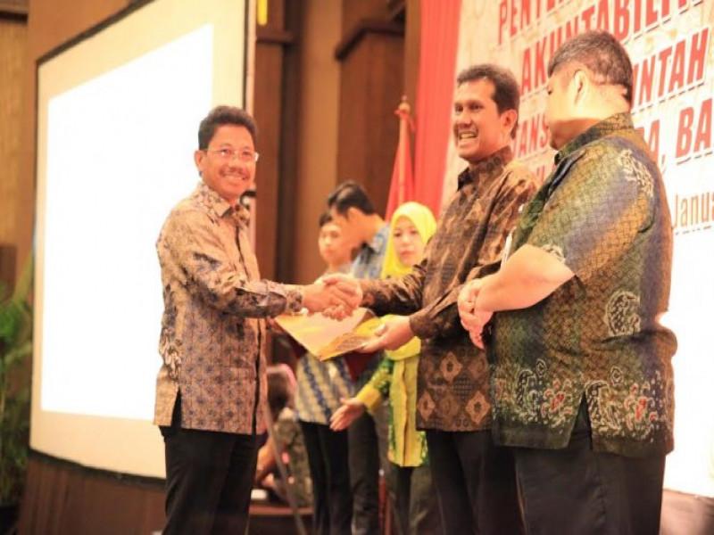 IMG-pemkot-tangerang-terima-lhe-akip-dari-kemenpan-rb
