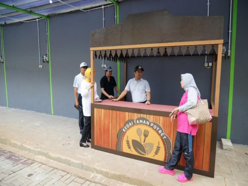 IMG-pusat-jajanan-di-taman-akan-semakin-menarik-masyarakat-sowan-ke-taman