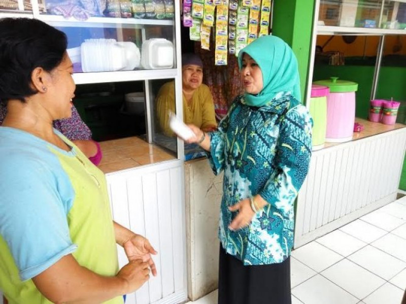 IMG-kepsek-smpn-14-larang-pedagang-gunakan-styrofoam