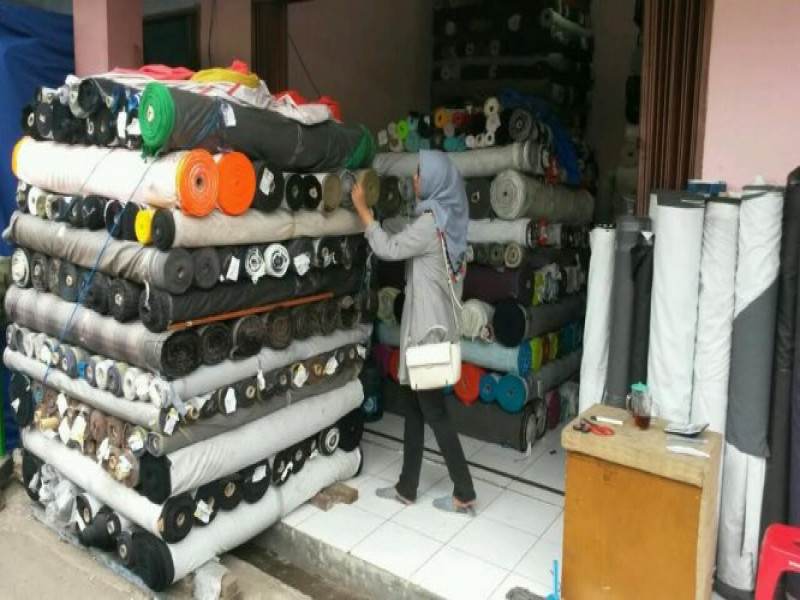 IMG-yuukkbelanja-kain-di-kampung-tekstil-cipadu