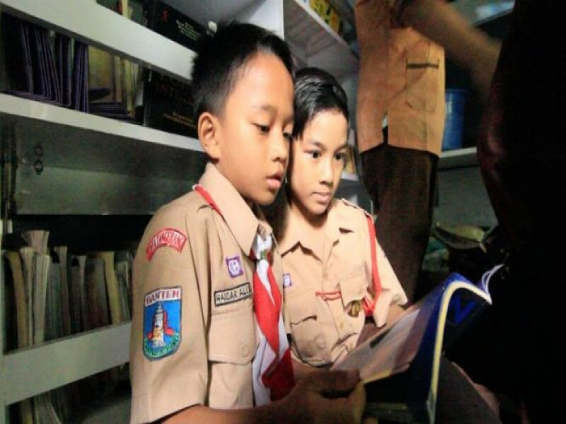 IMG-jemput-bola-gerakan-membaca-dpad-sebar-buku-ke-50-titik