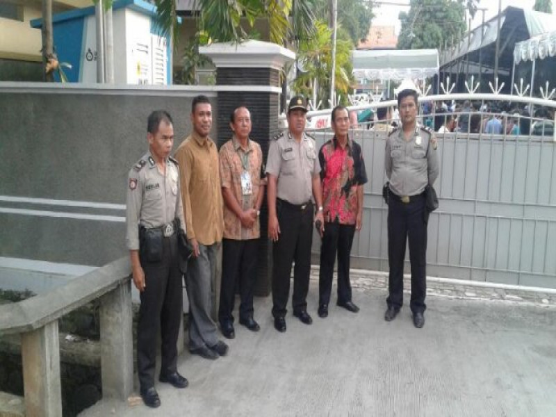 IMG-ipda-sriyana-bersama-anggotanya-melakukan-pengamanan-perayaan-paskah-di-gereja-santo-agustinus
