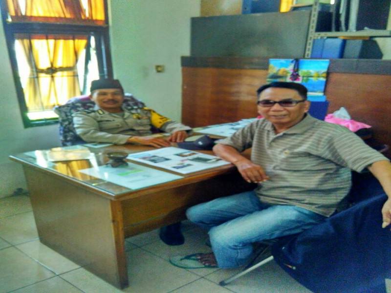 IMG-aiptu-untung-sambangi-tokoh-masyarakat-untuk-menciptakan-lingkungan-yang-aman