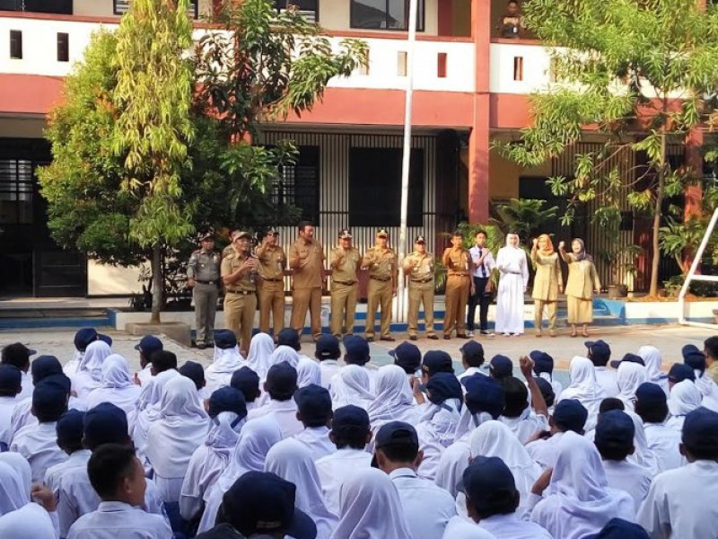 IMG-jadi-pembina-apel-camat-batuceper-ingatkan-siswa-agar-tak-terpengaruh-lingkungan