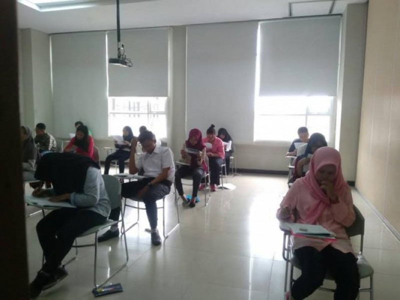 IMG-1000-pelajar-ikuti-sbmptn-di-unis