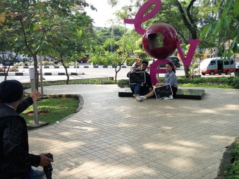 IMG-foto-prewedding-di-taman-kota-tangerang-gratis